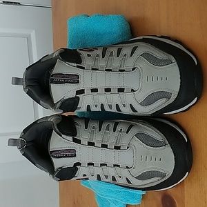 SKECHERS MEN SIZE 13 EXTRA WIDE ATHLETIC SHOES